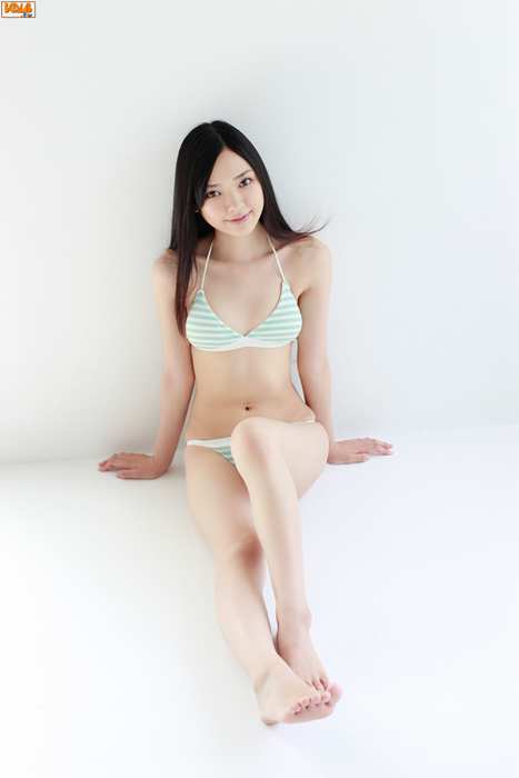 Bomb.TV写真ID0344 2011.10 NEW GRAVURE GENERATION (広瀬玲奈 伊藤優衣 安藤遥)