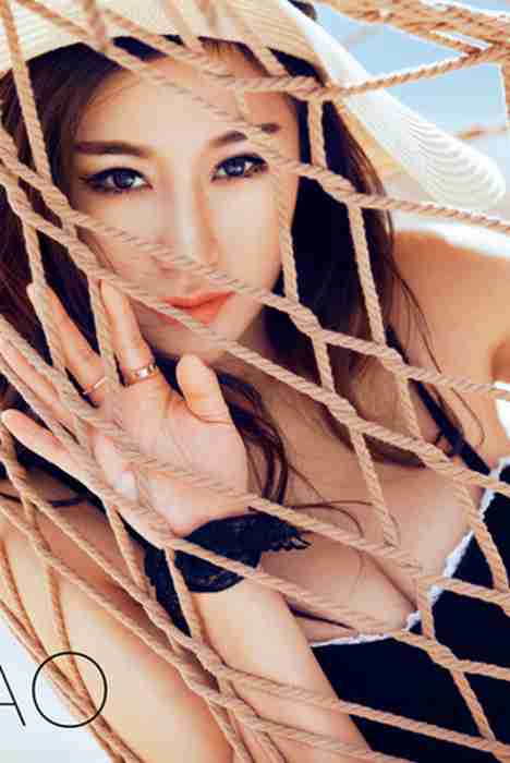 [摄影师李娇的私房大片写真]ID0039--性感提示：条纹情趣浪荡肉肉凹凸黄丝