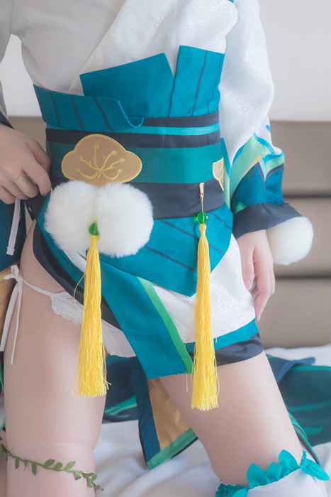 [微博网红]ID0059 [咬一口小奈樱]Kitty套装 [45P+1V-190M]--性感提示：颜值超高娇媚诱人犯罪熟女大胸