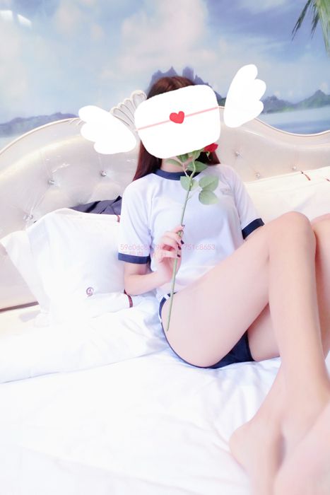 [微博网红]ID0444 萝莉小十七 - 可爱小学妹 [12P]--性感提示：妹子唇红嘟嘟疯狂寂寞放纵浪漫纵情