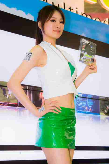 [唯美写真杂集]ID0181 Beautyleg女神Winnie小雪-avy小鱼儿-亮相2012台北国际电脑展[25P118M]--性感提示：蜂腰失去抵抗紧身都市丽人嫩滑薄丝