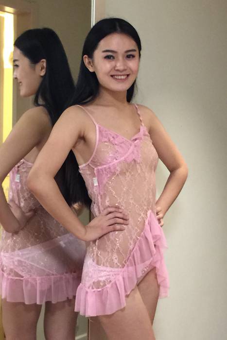 [中国模特写真]ID0540 雅儿 2017.09.08 S--性感提示：令人迷醉女人俏丽妖精酥软绵香偷人深陷乳沟迷人欲女傲人身材令人冲动大尺度热辣浓妆艳抹缠绵摸胸薄如蝉翼蕾丝魅妍波霸知性丽人